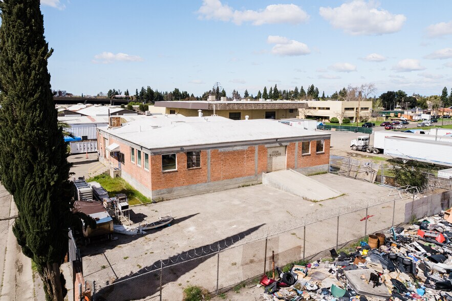 More Photos Of 845 S Topeka Ave, Fresno Manufacturing For Sale