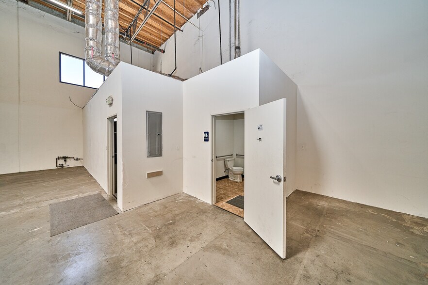 More Photos Of 1773 W San Bernardino Rd, West Covina Warehouse For Sale