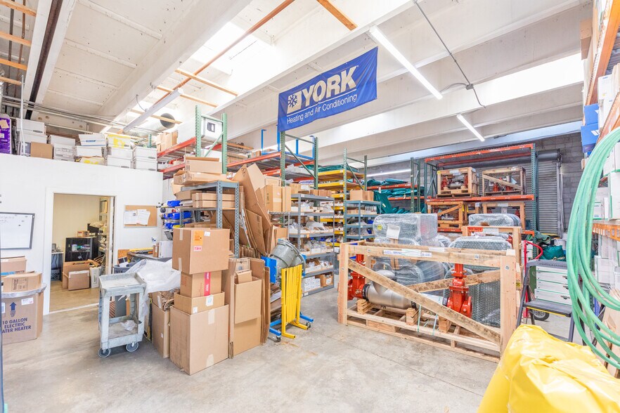 More Photos Of 6400 Elvas Ave, Sacramento Freestanding For Sale