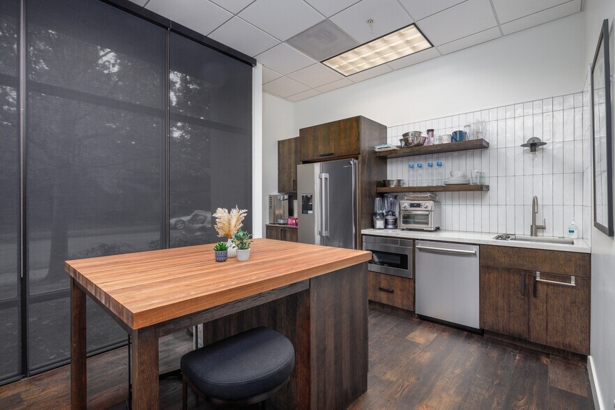 More Photos Of 125-175 Foss Creek Cir, Healdsburg Medical For Lease