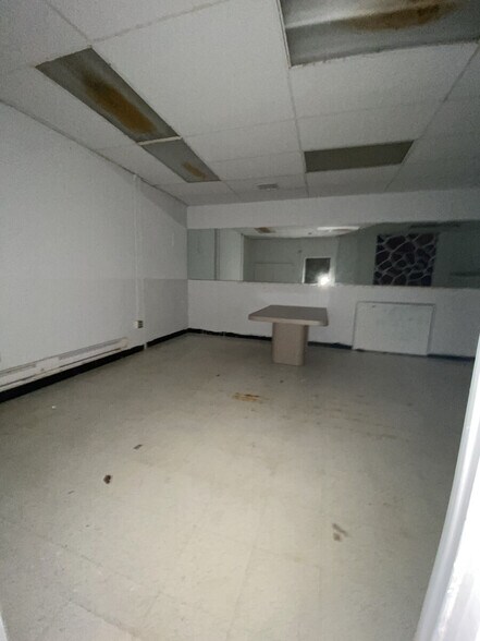 More Photos Of 1525-1527 Smith St, North Providence Unknown For Lease