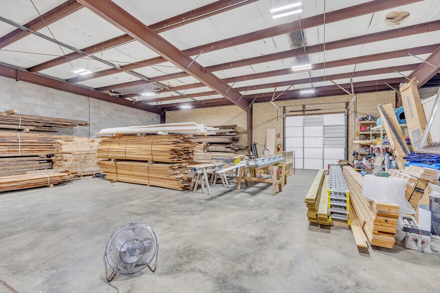 More Photos Of 1827 Killingsworth Rd, Augusta Warehouse For Lease