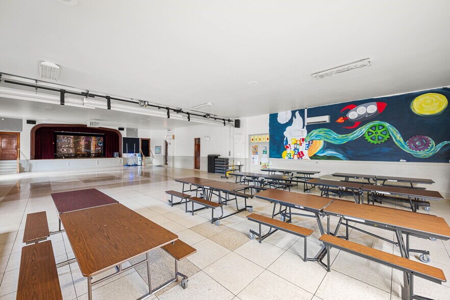 More Photos Of 21 Notre Dame Ave, Cambridge Unknown For Lease