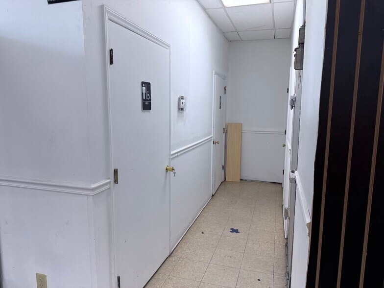 More Photos Of 6861 S Highland Blvd, Grifton General Retail For Lease