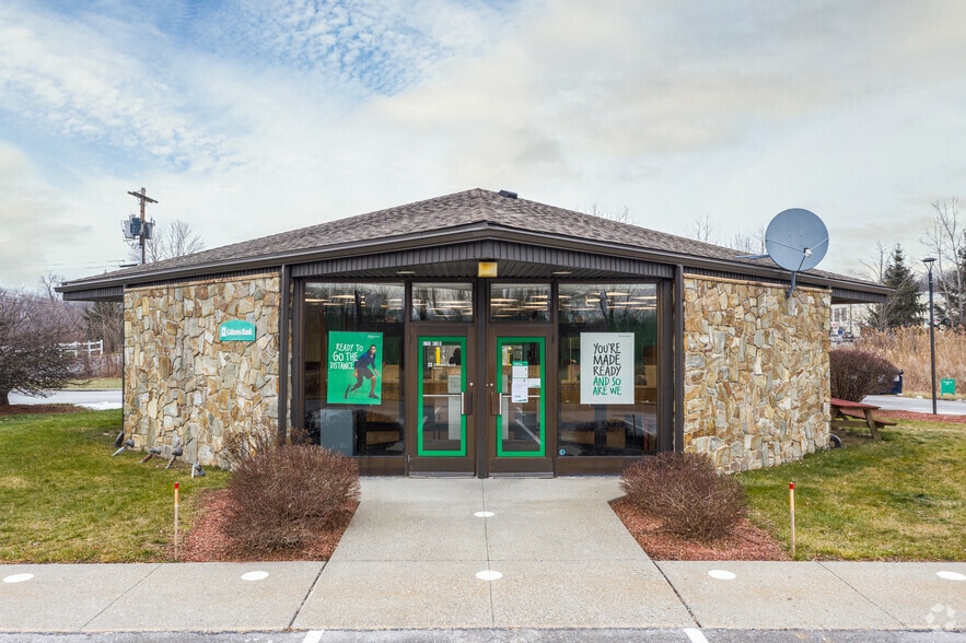 More Photos Of 6708 Route 9, Rhinebeck Bank For Lease