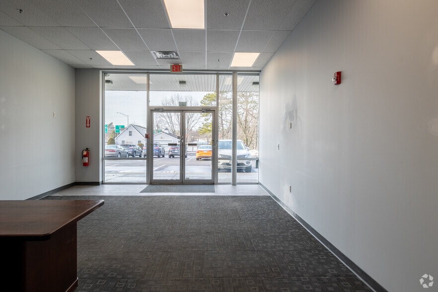 More Photos Of 175 Amherst St, Nashua Freestanding For Lease