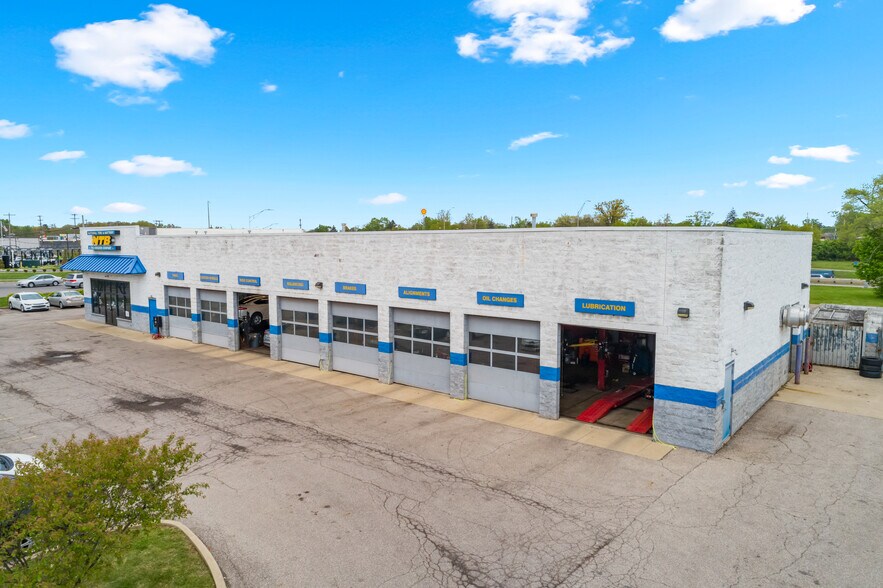 More Photos Of 2385 Silver Dr, Columbus Auto Repair For Sale