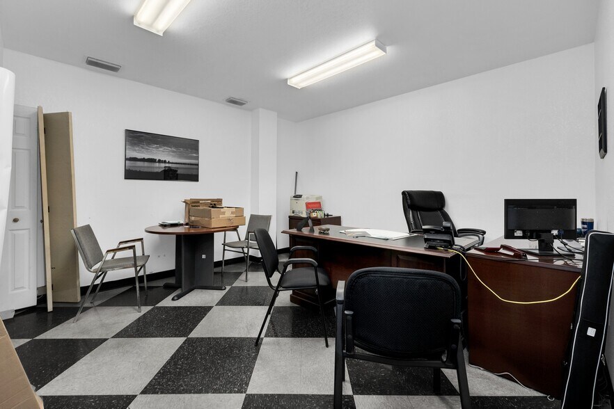 More Photos Of 18230 Paulson Dr, Port Charlotte Warehouse For Sale