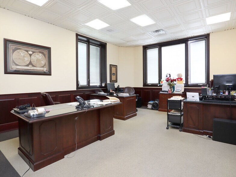 More Photos Of 188 Van Buren St, Staten Island Warehouse For Sale
