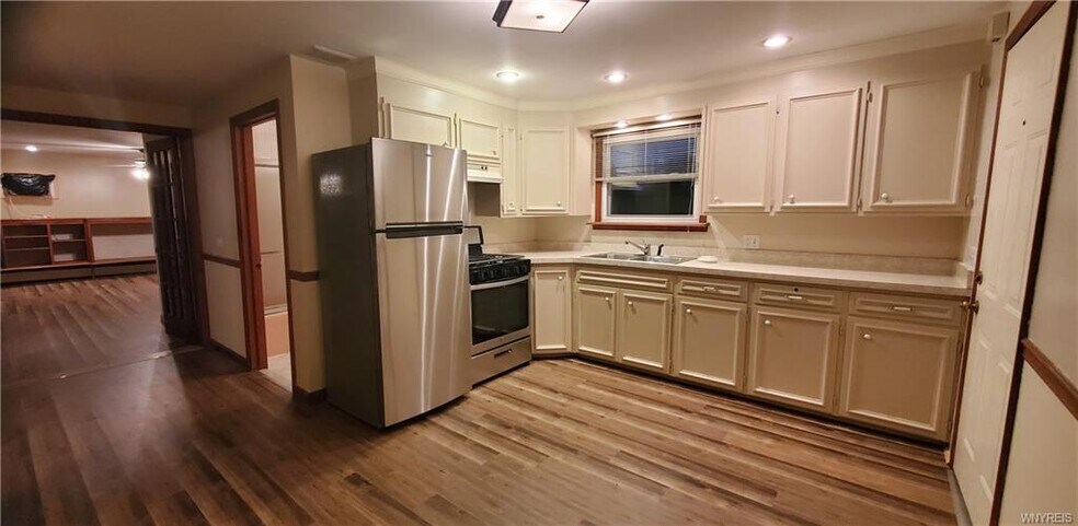 More Photos Of 6865 Erie Rd, Derby Restaurant For Sale