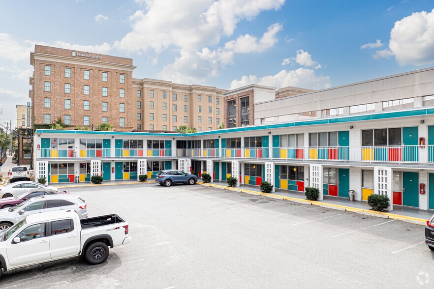 More Photos Of 611 W Oglethorpe Ave, Savannah Hotel For Sale