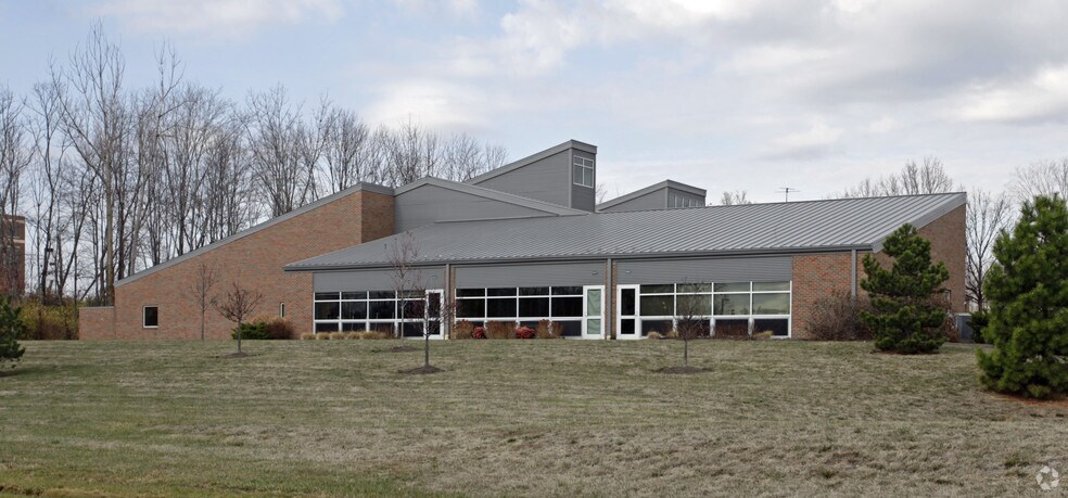 More Photos Of 4455 Carver Woods Dr, Cincinnati Office For Sale