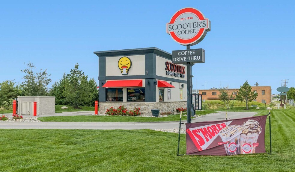 Primary Photo Of 401 W O St, Lincoln Fast Food For Sale