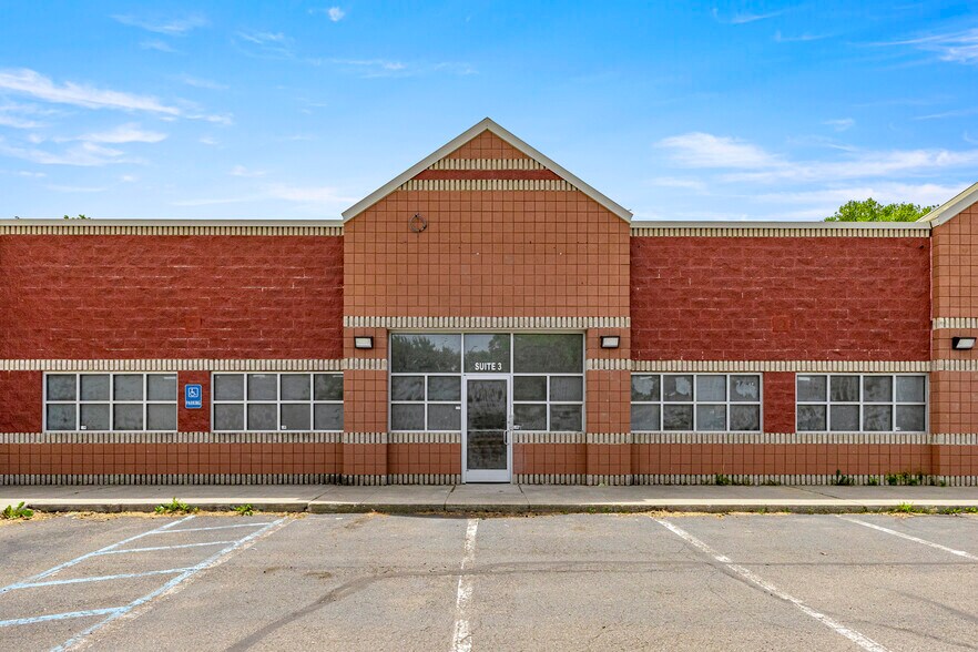 More Photos Of 2300 S Schaefer Hwy, Detroit Storefront For Sale