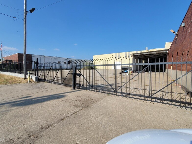 More Photos Of 603 Sunshine Rd, Kansas City Warehouse For Lease