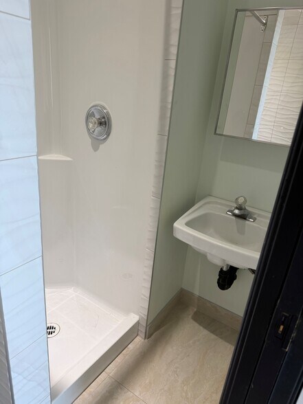 More Photos Of 9200 Mary St, Chilliwack Storefront Retail Office For Sale