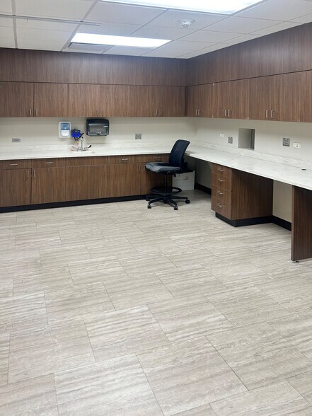 More Photos Of 2741 NE McBaine Dr, Lee's Summit Medical For Lease