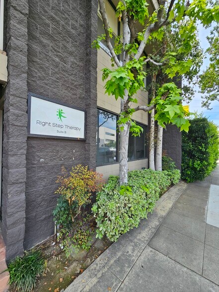 More Photos Of 425 S Victory Blvd, Burbank Office For Lease