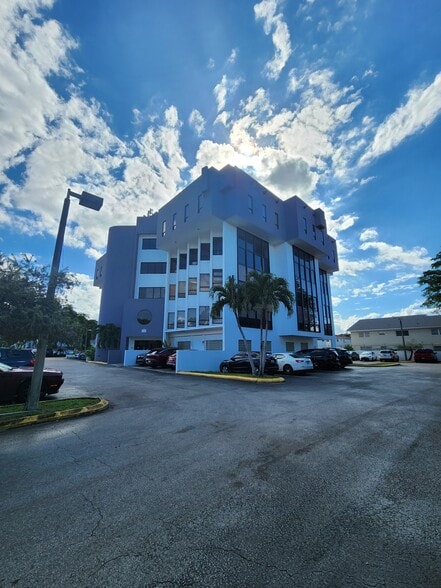 More Photos Of 4160 W 16th Ave, Hialeah Office For Lease