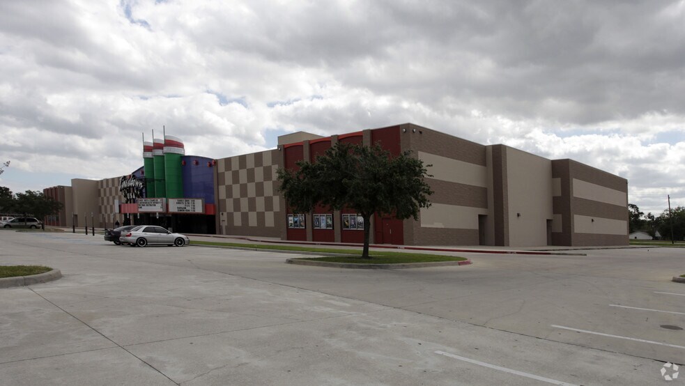 More Photos Of 11410-11430 East Fwy, Houston Unknown For Lease