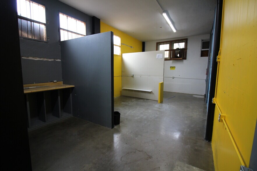 More Photos Of 3780 Mission Blvd, San Diego General Retail For Lease