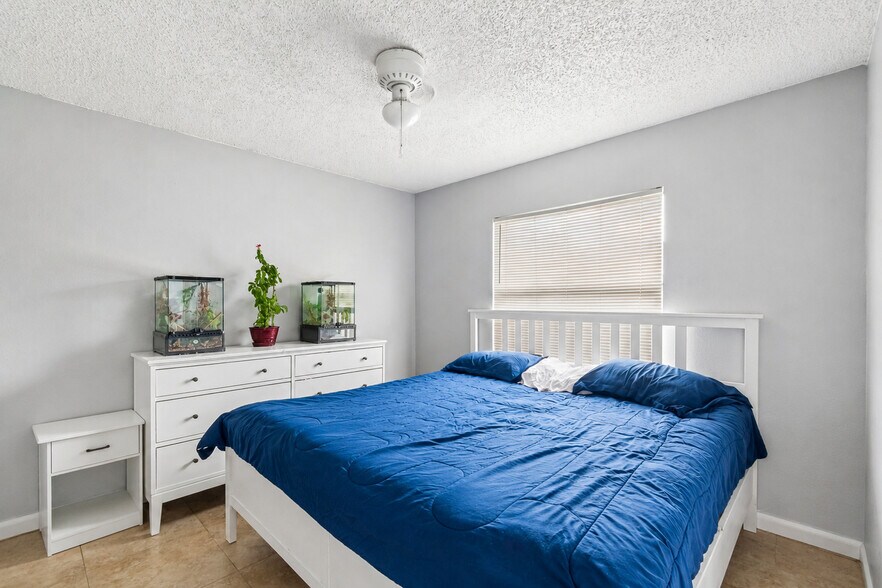 More Photos Of 3132 Bloomingdale Villas Ct, Brandon Apartments For Sale