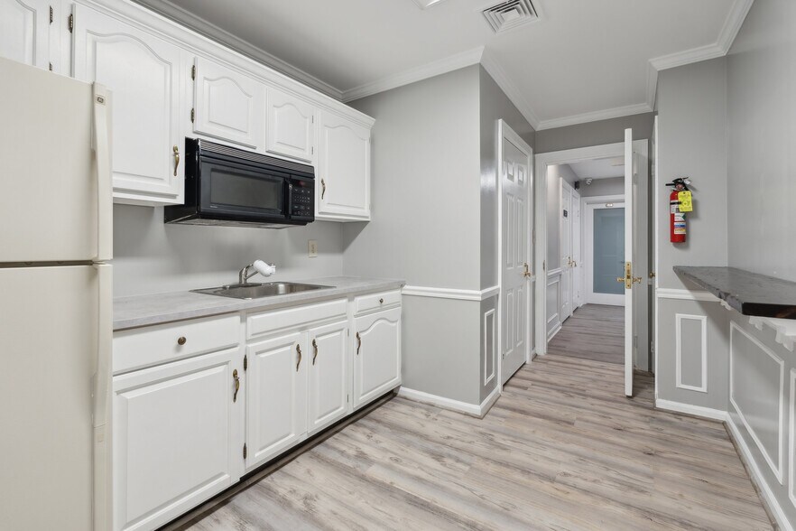 More Photos Of 1680 E Gude Dr, Rockville Office Residential For Lease