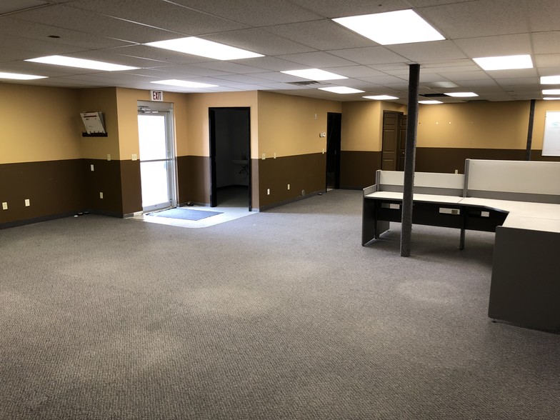 More Photos Of 522 Faxon Rd N, Norwood Young America Medical For Lease