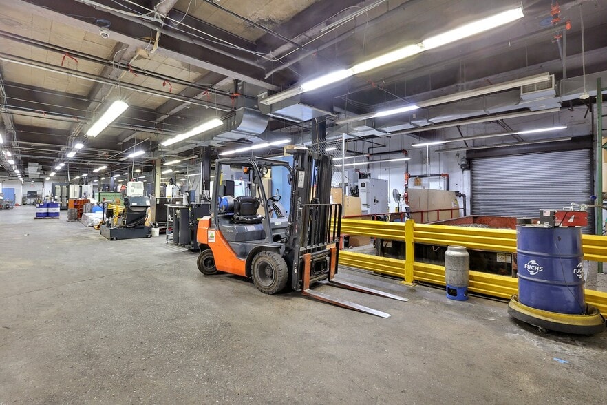 More Photos Of 16 Harrison Ave, Yonkers Warehouse For Lease