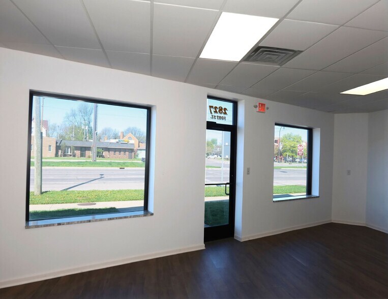 More Photos Of 2827 Fort St, Lincoln Park Freestanding For Sale