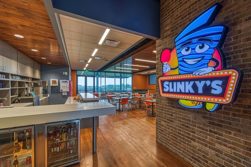 More Photos Of 11402 Bee Cave Rd, Austin Loft Creative Space For Sale