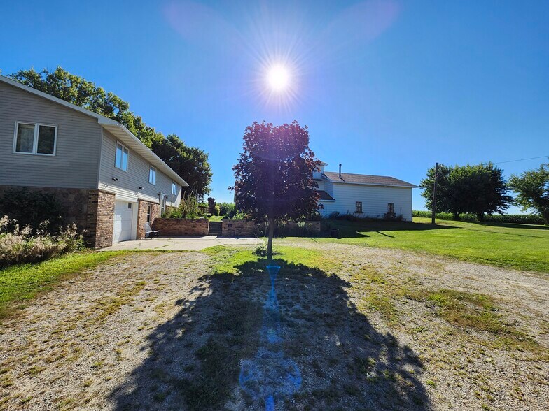 More Photos Of 17069 400th St, Leland Contractor Storage Yard For Sale