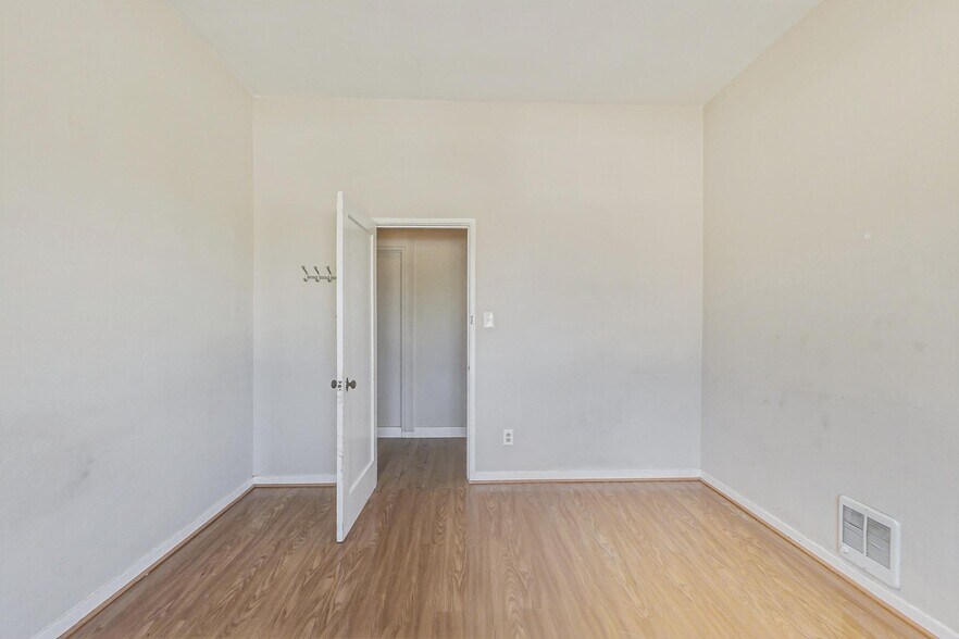 More Photos Of 2811-2815 Telegraph Ave, Berkeley Storefront Retail Residential For Sale