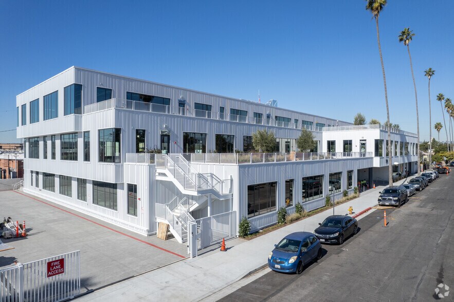 More Photos Of 3609 S 10th Ave, Los Angeles Office For Lease