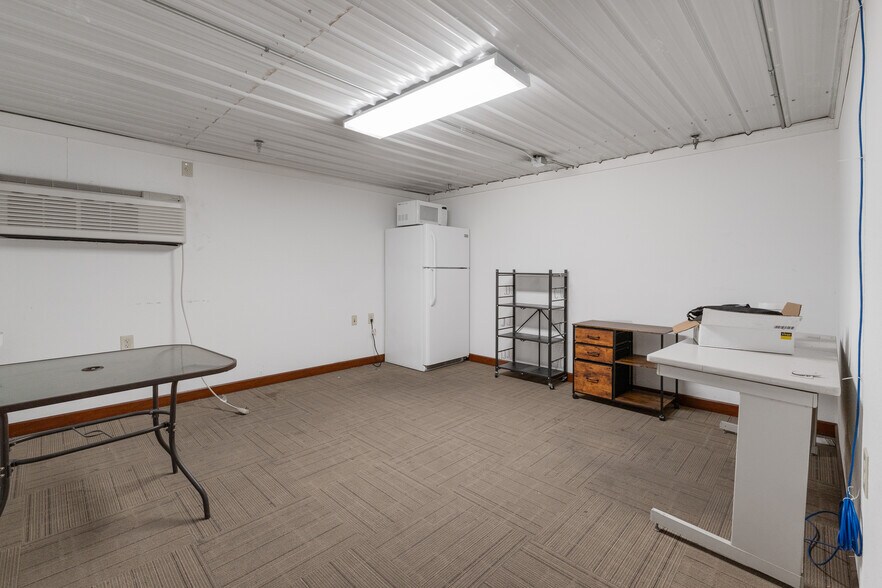More Photos Of 2340 Taggart Rd, Rapid City Warehouse For Lease