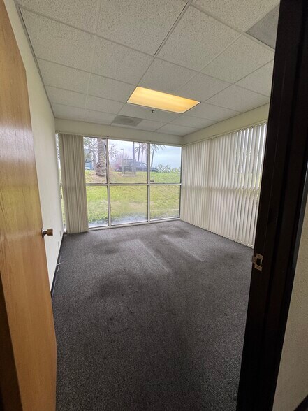 More Photos Of 5556 Ontario Mills Pky, Ontario Warehouse For Lease