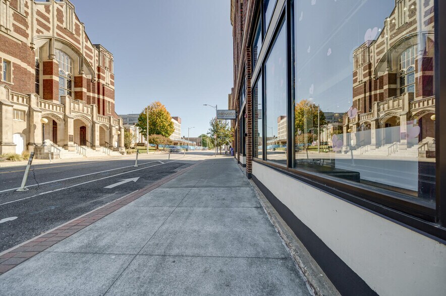 More Photos Of 300 E Main St, Durham Office Residential For Lease