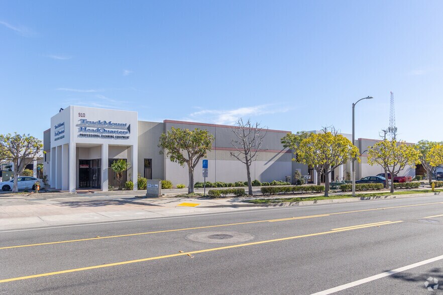 Primary Photo Of 900-910 Graves Ave, Oxnard Warehouse For Lease