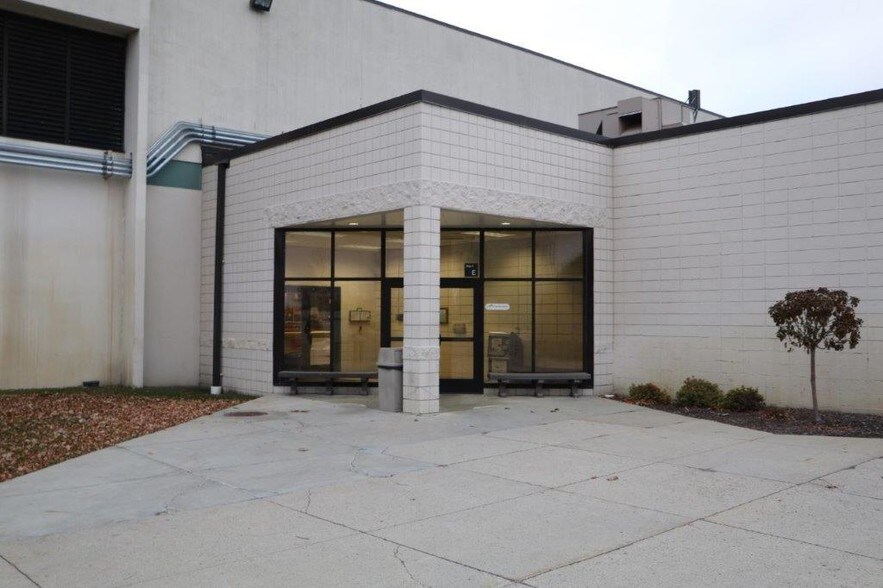 Primary Photo Of 2300 Brown Ave, Waseca Manufacturing For Sale