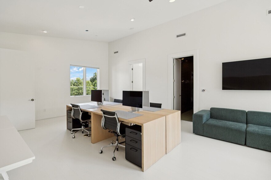 More Photos Of 2517 White Ave, Nashville Office Residential For Sale