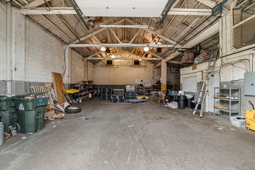 More Photos Of 1400 Remington St, Chester Warehouse For Lease