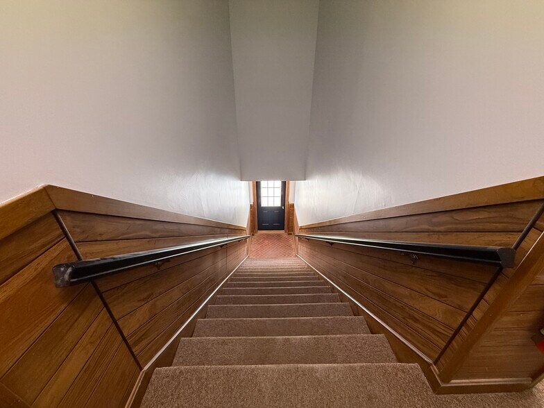 More Photos Of 79 Reservoir St, Holden Office For Lease