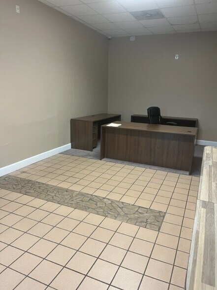 More Photos Of 7715 Lem Turner Rd, Jacksonville Auto Repair For Sale