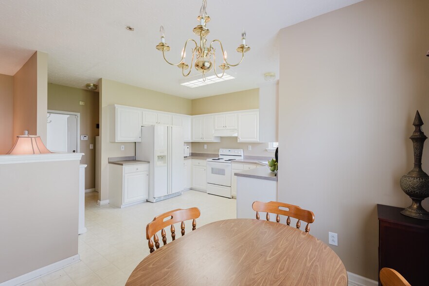 More Photos Of , Lexington Specialty For Sale