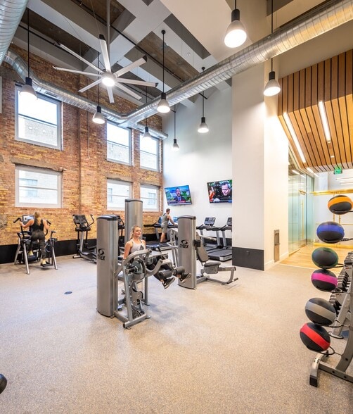 More Photos Of 136 S Main St, Salt Lake City Office For Lease