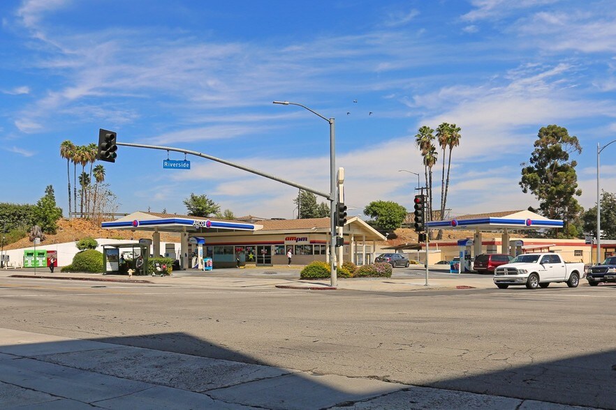 Primary Photo Of 4506 Lankershim Blvd, North Hollywood Service Station For Sale
