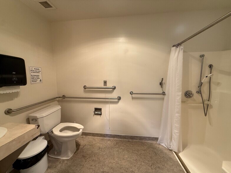 More Photos Of 702 Cedar Ave, Laurel Multifamily For Sale