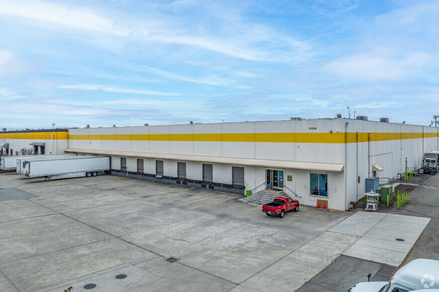 More Photos Of 31259 Wiegman Rd, Hayward Warehouse For Lease