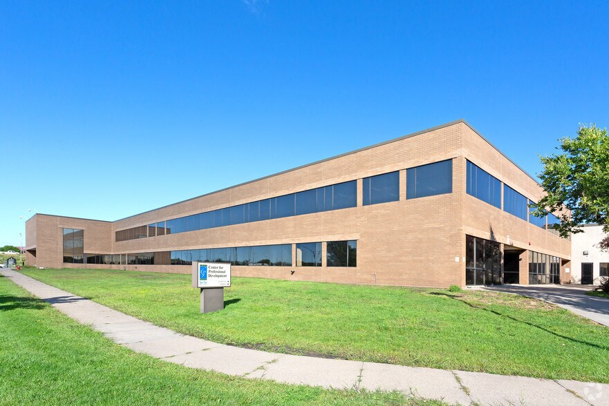 Primary Photo Of 345 Plato Blvd E, Saint Paul Manufacturing For Sale
