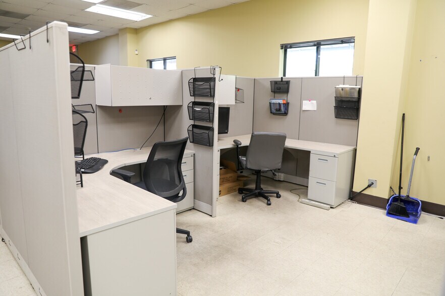 More Photos Of 24 Herring Rd, Newnan Warehouse For Sale